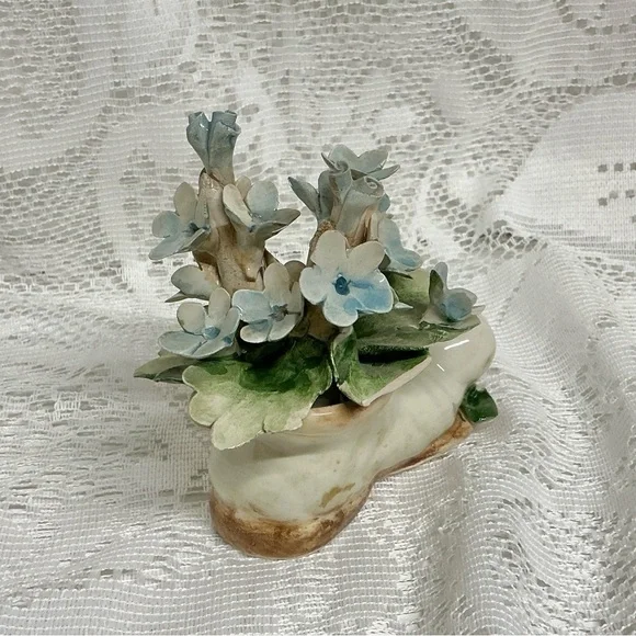 Capodimonte Porcelain Bootie Nuovo Blue Floral | Old Shoe Floral Arrangement - Picture 7 of 16